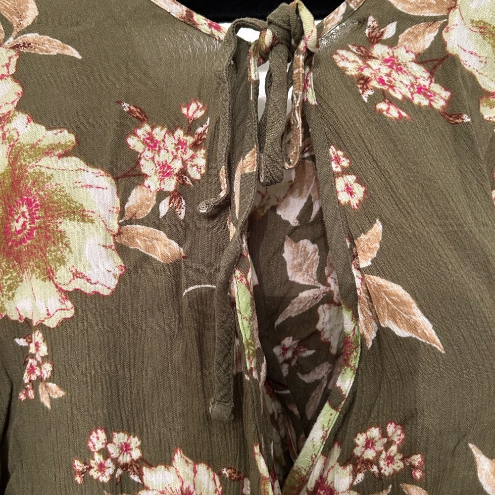 Floral Green Women's Top - Picture 3 of 3